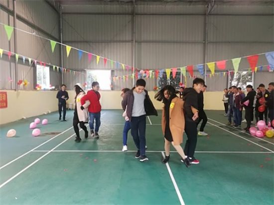 广园社区开展“心手相牵·广结良缘”主题联谊活动