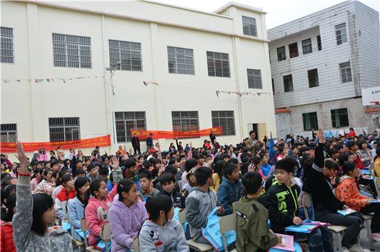 兴业县团委开展“法治进校园暨崇尚科学反对邪教”主题活动