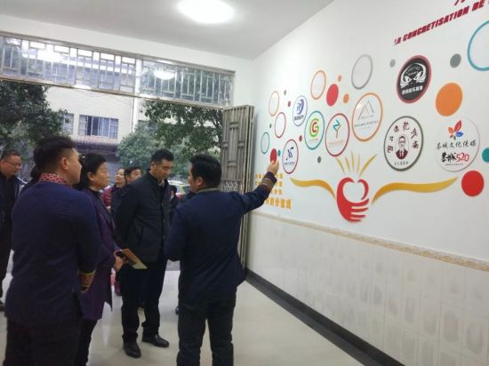 桂林市委常委、宣传部部长、副市长陈丽华带队考察恭城县文化创意产业孵化基地