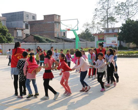 青春自护·平安春节|隆安县“暖冬行动·集体生日会”暨法治教育活动走进小林村小学