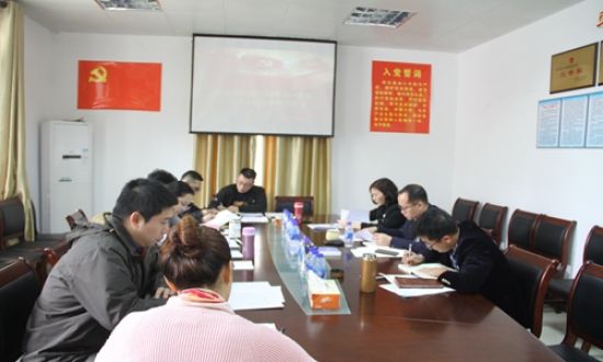 北海共青团召开“研读十九大报告 北海青年话使命”-全市青少年学习宣传贯彻党的十九大精神第二专题学习研讨会暨党组中心组第一季度集中学习会