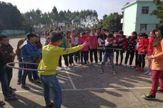 学习总书记讲话，做合格共青团员||北海市2017年“12355青春护航—— 文艺教学走进校园”