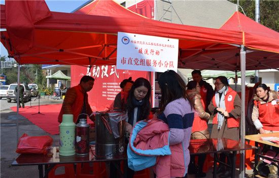 2018年岑溪市党员义工春运服务返乡农民工“暖流行动”活动正式启动