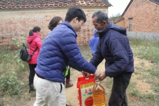 【送冬迎春·温情暖心】记团市委2018年“三下乡”活动