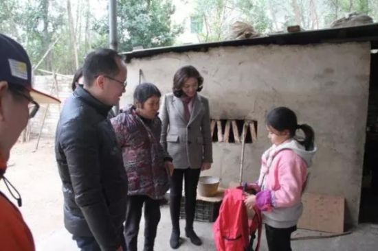 【送冬迎春·温情暖心】记团市委2018年“三下乡”活动