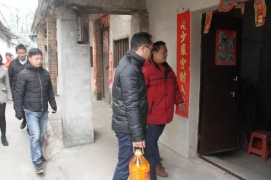 【送冬迎春·温情暖心】记团市委2018年“三下乡”活动