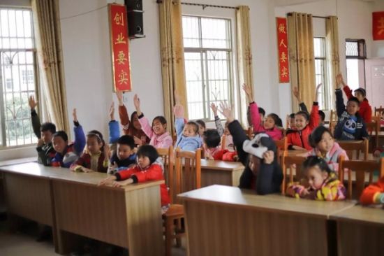 “青春自护·平安春节”安全知识讲座在铁山港和合浦开展