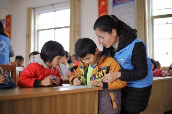 “青春自护·平安春节”安全知识讲座在铁山港和合浦开展