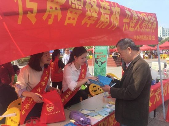 传承雷锋精神 共建文明桂林— 团秀峰区委组织号召全区积极开展“学雷锋志愿服务活动月”活动