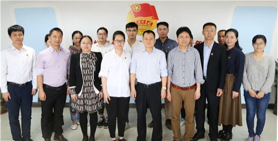 玉林市委副书记、组织部部长覃天卫到团市委调研共青团工作