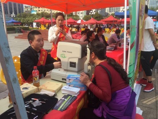 传承雷锋精神 共建文明桂林— 团秀峰区委组织号召全区积极开展“学雷锋志愿服务活动月”活动