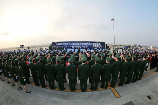 热烈欢迎百色市赴利比里亚维和警察防暴队员凯旋