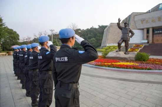 热烈欢迎百色市赴利比里亚维和警察防暴队员凯旋