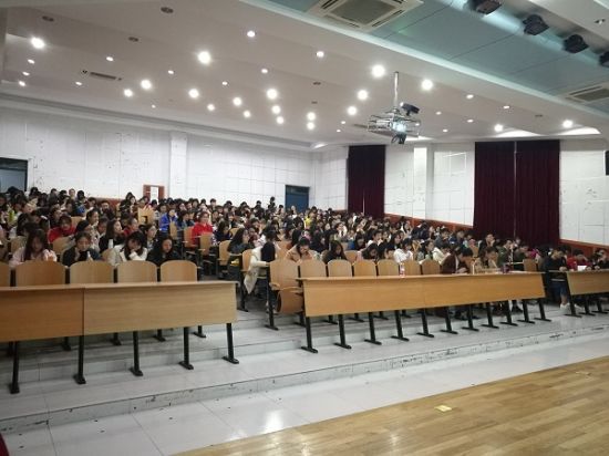 广西师范大学教育学部举办大学生创新创业指导讲座