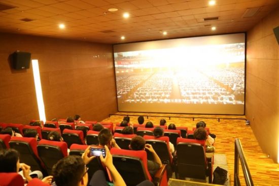 广西师范大学团委组织开展《厉害了，我的国》观影活动