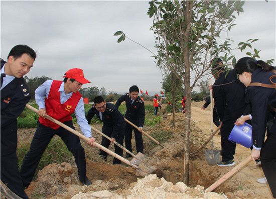 美丽广西  青年争先——2018年广西青少年助力生态环保行动主题植树活动在玉林举办