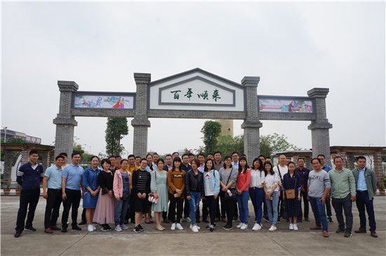 兴业县团委组织团干部赴横县参观学习