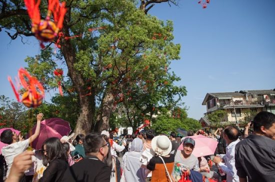秀峰区成功举办第四届“团聚爱 情定桃花湾”青年交友联谊活动