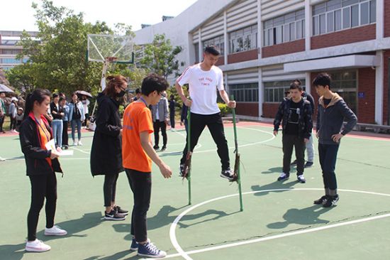 广西师范大学经济管理学院举办“三月三”民族运动会