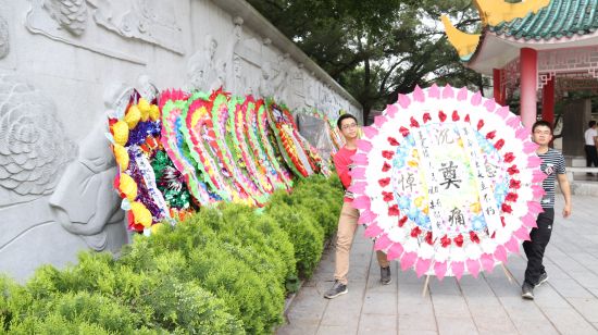 “党课搬到烈士陵园 清明缅怀革命先烈”——恭城县莲花镇团委缅怀先烈活动圆满结束