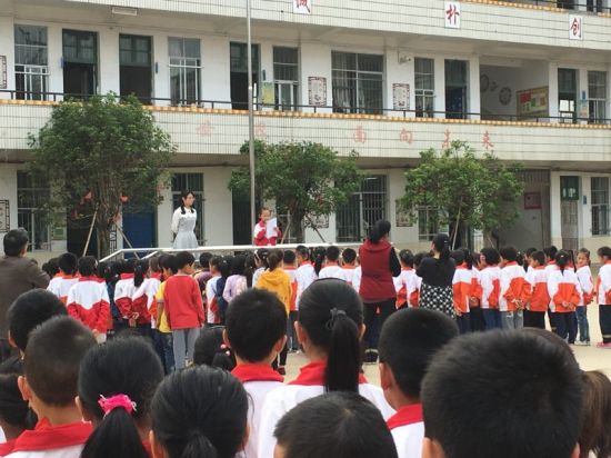 “缅怀革命先烈，重温革命历史”——恭城县莲花中心小学清明节活动圆满结束