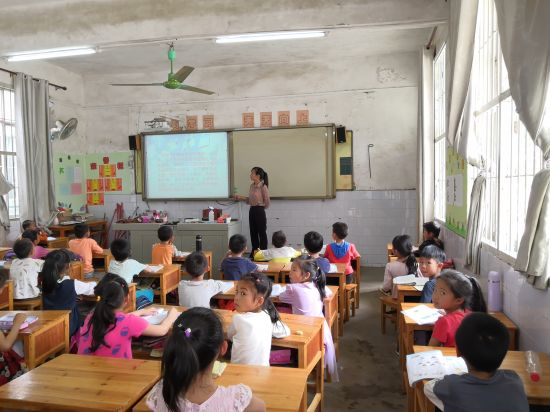 “缅怀革命先烈，重温革命历史”——恭城县莲花中心小学清明节活动圆满结束