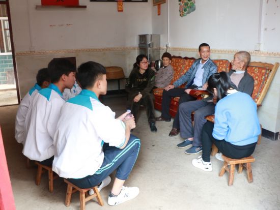 做一颗永不生锈的螺丝钉|恭城县莲花中学开展“学雷锋”活动