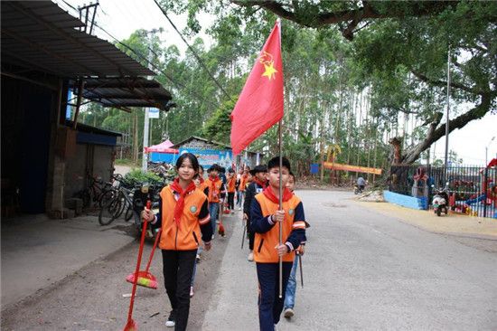 福绵区青少年“保护母亲河 争当河小青”暨“清理百河千沟万渠助农春耕”