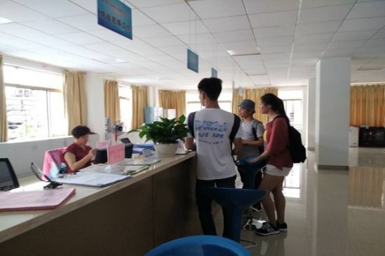 广西师范大学爱·回家志愿服务队走入社区