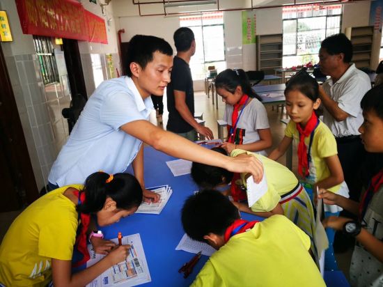 暖心|隆安县“爱的快递”把孩子们的节日祝福送给他乡的父母！