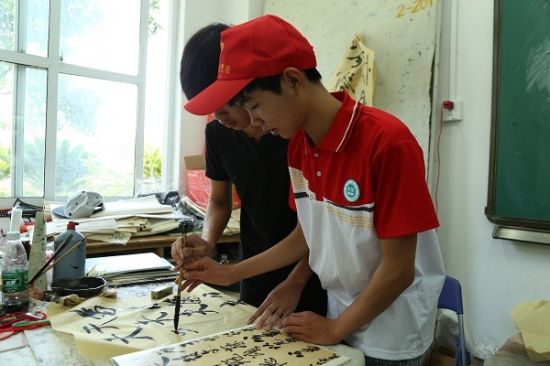 广西师范大学开展“石桥一对一”筑梦游学活动