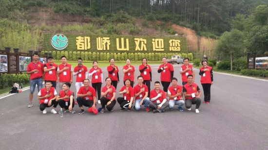 容县旅游志愿者协助中央电视台节目《家乡》拍摄录制