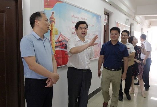 共青团中央学校部副部长廉思到广西师范大学调研共青团工作