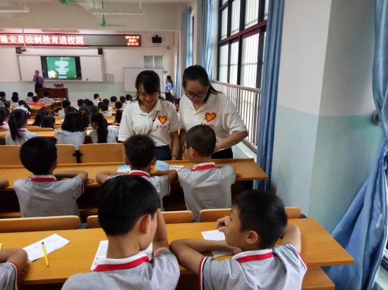 法治教育|隆安县开展“以案释法”进校园活动