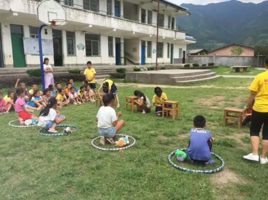 恭城县观音乡关注儿童暑期安全,公益课堂请进瑶乡