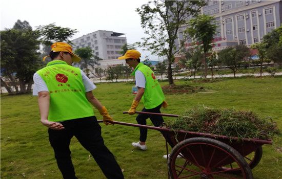 微爱行 | 岑溪一中志愿者到福利院开展志愿服务活动