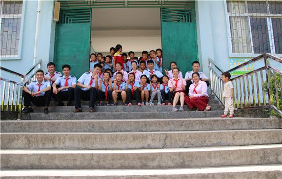 岑溪筋竹收费站团支部开展“情系留守儿童暨六一儿童节”活动