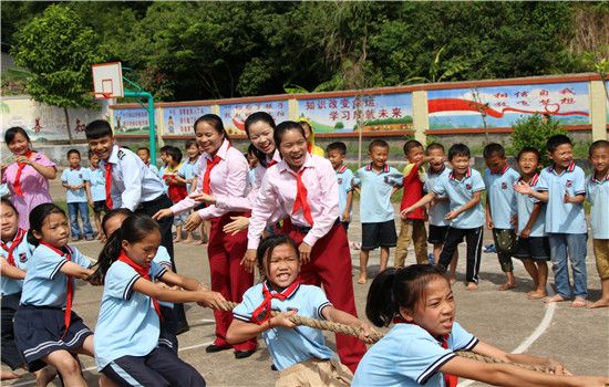 岑溪筋竹收费站团支部开展“情系留守儿童暨六一儿童节”活动