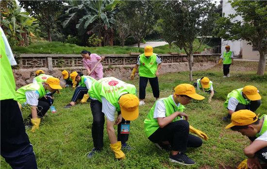 微爱行 | 岑溪一中志愿者到福利院开展志愿服务活动