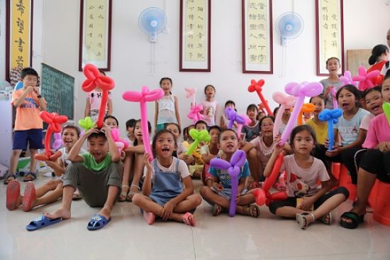 暑期三下乡志愿服务团队为儿童家园留守儿童 开展心理健康教育活动