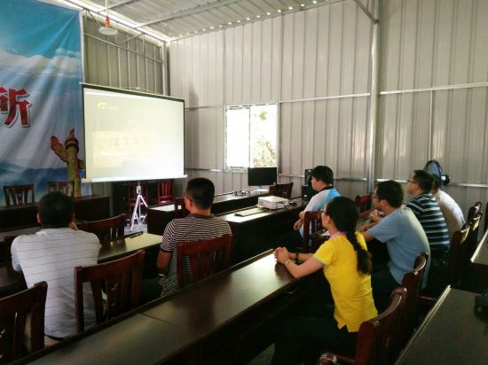 团市委“七一”间开展“七一”慰问暨“换位沉底”活动