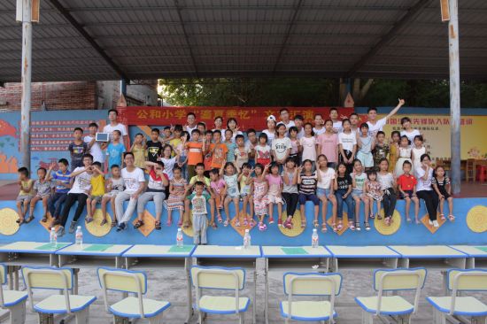 七月鎏夏三行情，八月季忆聚首馨