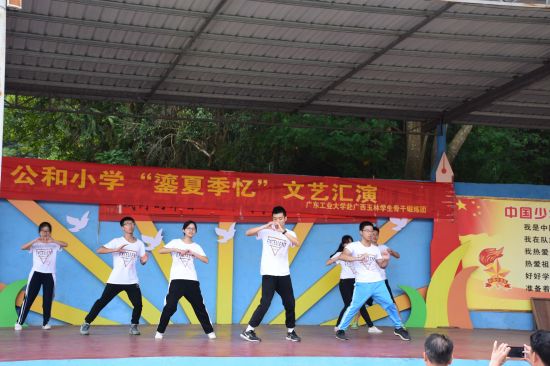 七月鎏夏三行情，八月季忆聚首馨