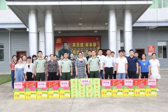 “青春携手 筑梦军营”2018年玉林市军营开放体验日暨军地青年联谊活动举办