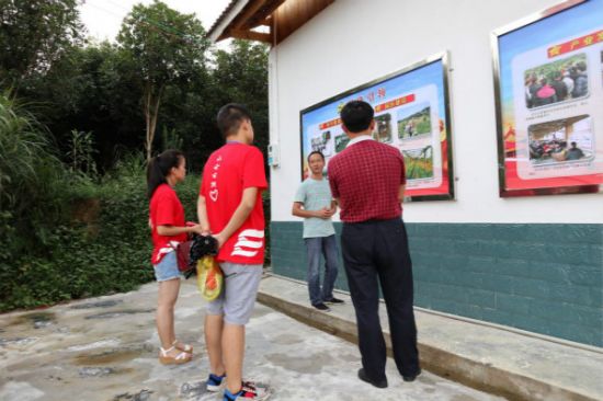 助力果园发展，采访丹洲鼎冠柚合作社 ——珠江—西江经济带特色小镇助力精准扶贫脱贫发展、特色小镇建设与乡村振兴融合发展调查系列报道