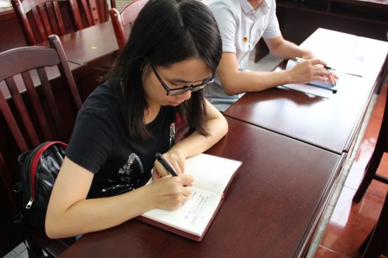 天峨团县委组织收看习近平总书记“7·2”重要讲话精神视频宣讲报告会