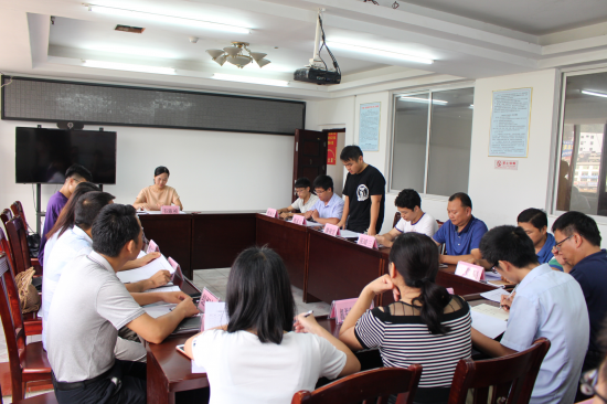 天峨县召开2018届补录西部计划志愿者座谈会