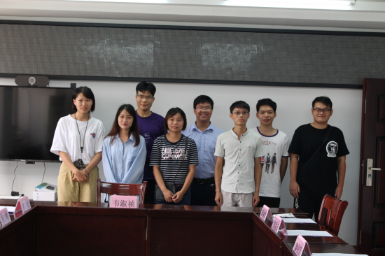 天峨县召开2018届补录西部计划志愿者座谈会