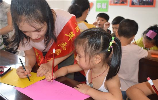 关爱留守儿童，我们一起行动！2018年岑溪市南方商圈青少年之家暑期志愿服务活动