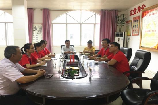 珠江-西江经济带特色小镇助力精准扶贫脱贫发展、特色小镇建设与乡村振兴融合发展调查系列报道之八——广西师范大学经济管理学院学子赴广西南宁市校椅镇调研